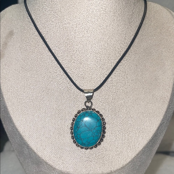 Jewelry - Simulated Turquoise Pendant Necklace